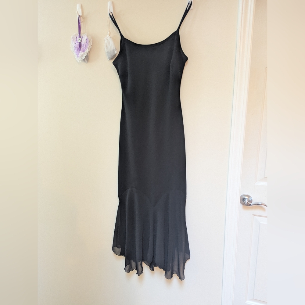 Evan-Picone Classic Ruffel Hem Black Dress
